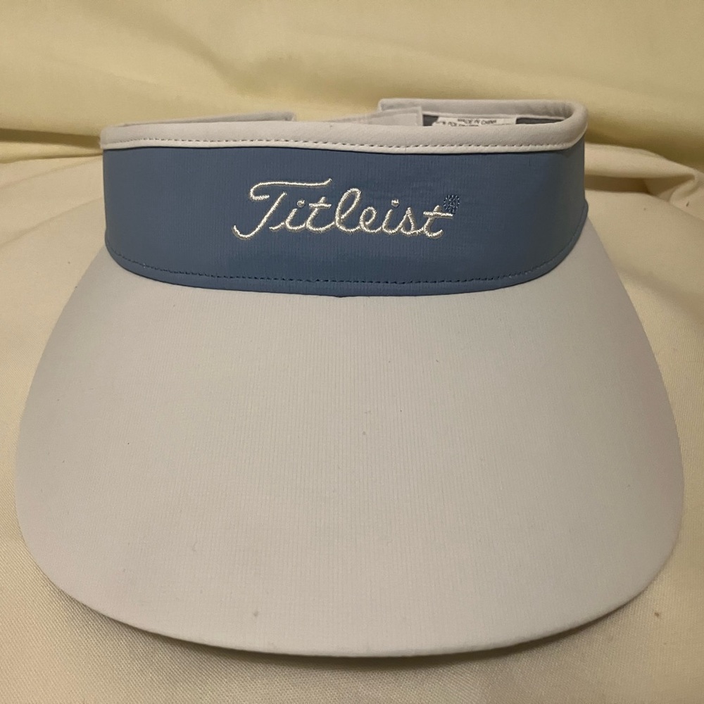 Titleist Women’s Blue/White Sundrop Wide Brim Embroidered Golf Hat